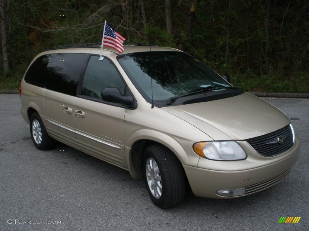 Champagne Pearl 2001 Chrysler Town & Country LXi Exterior Photo #47272199