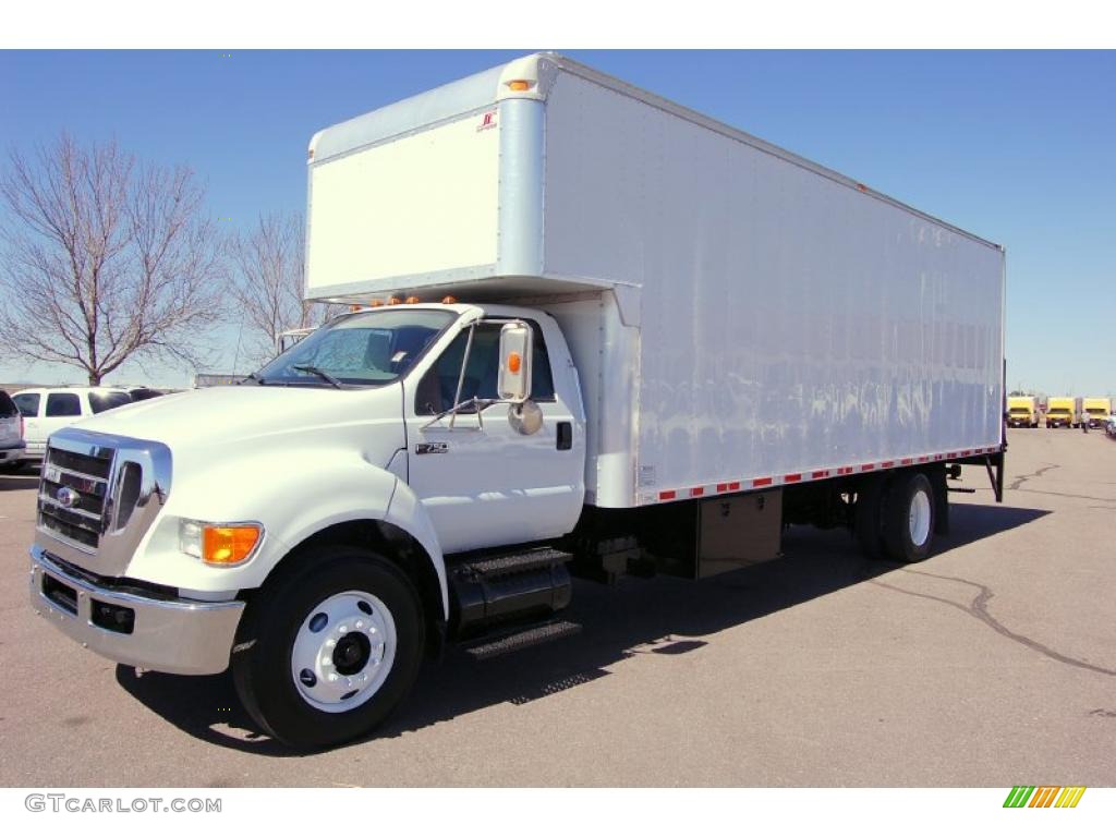Oxford White 2008 Ford F750 Super Duty XL Chassis Regular Cab Moving Truck Exterior Photo #47272415