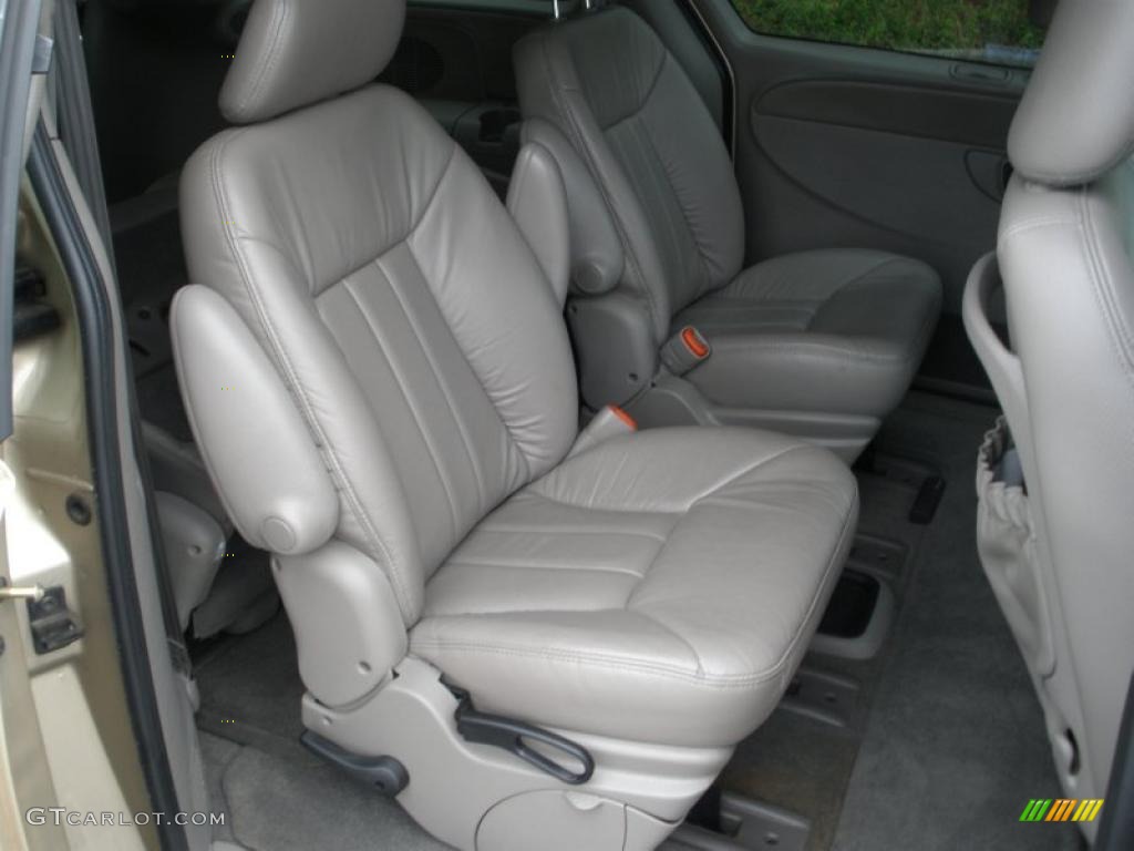 Taupe Interior 2001 Chrysler Town & Country LXi Photo #47272472