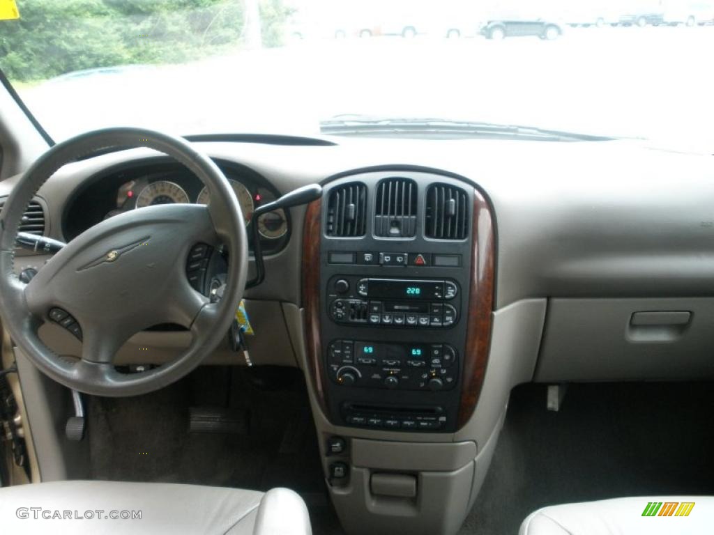2001 Chrysler Town & Country LXi Taupe Dashboard Photo #47272490