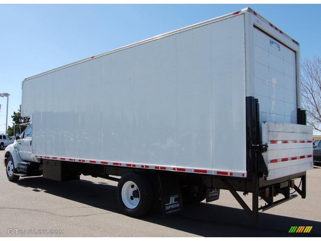Oxford White 2008 Ford F750 Super Duty XL Chassis Regular Cab Moving Truck Exterior Photo #47272517