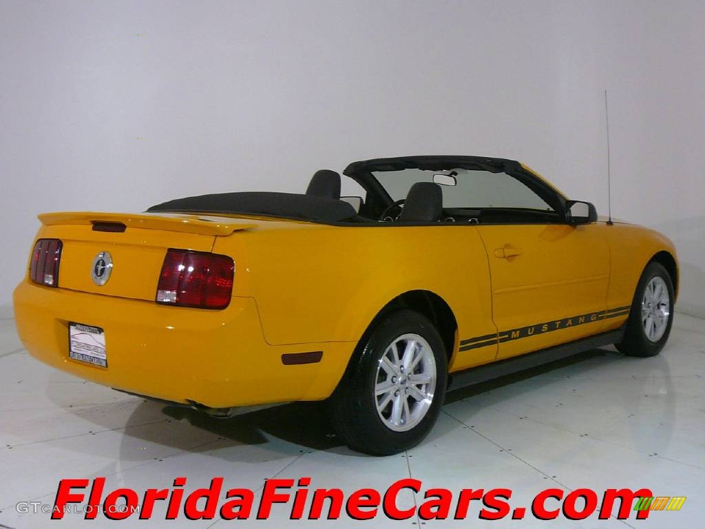 2007 Mustang V6 Premium Convertible - Grabber Orange / Dark Charcoal photo #2