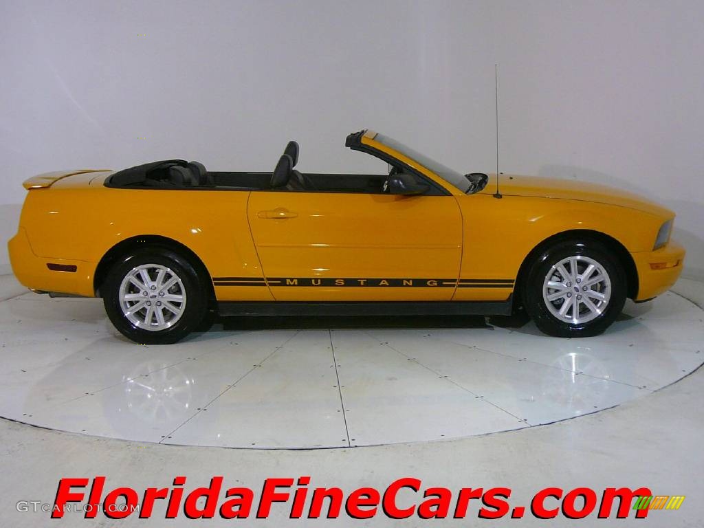 2007 Mustang V6 Premium Convertible - Grabber Orange / Dark Charcoal photo #4