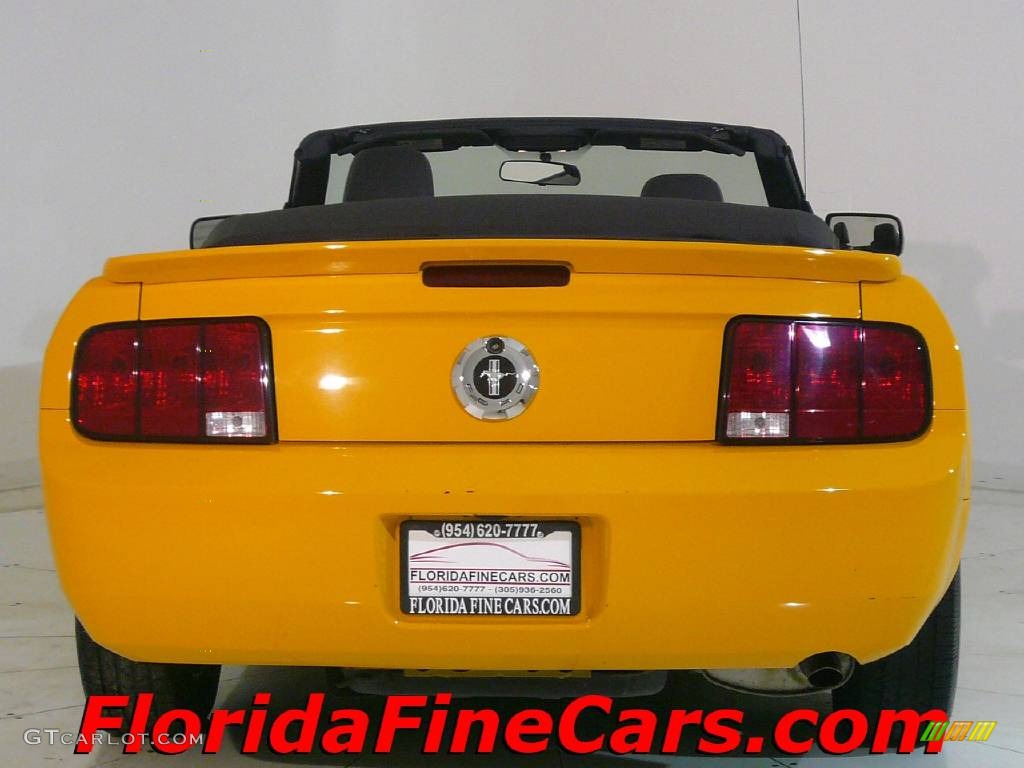 2007 Mustang V6 Premium Convertible - Grabber Orange / Dark Charcoal photo #6