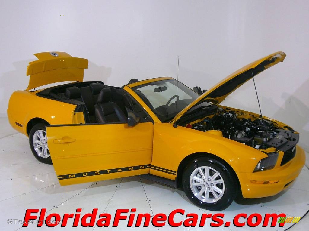 2007 Mustang V6 Premium Convertible - Grabber Orange / Dark Charcoal photo #8