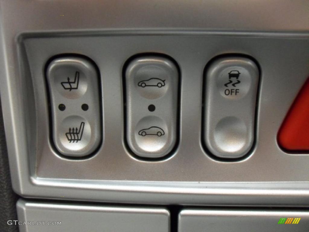 2007 Chrysler Crossfire Limited Coupe Controls Photos