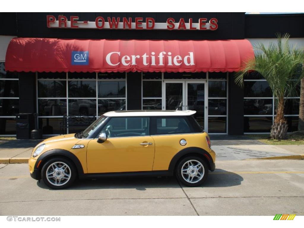 2008 Cooper S Hardtop - Mellow Yellow / Grey/Black photo #1