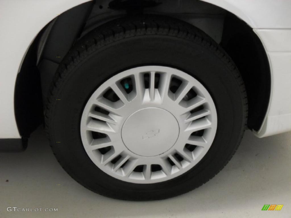 2005 Chevrolet Classic Standard Classic Model Wheel Photo #47278770