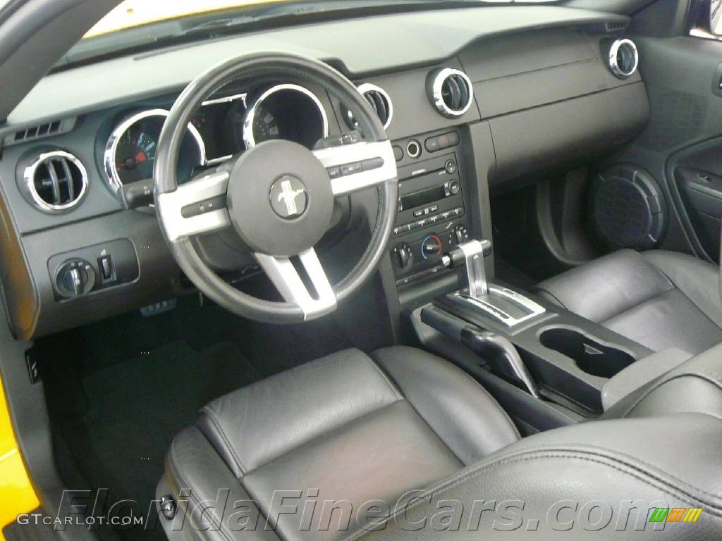 2007 Mustang V6 Premium Convertible - Grabber Orange / Dark Charcoal photo #13