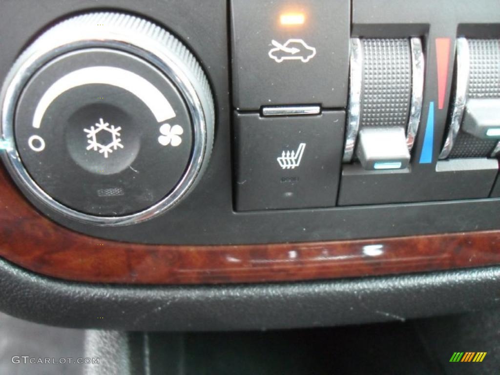 2011 Chevrolet Impala LT Controls Photo #47280660