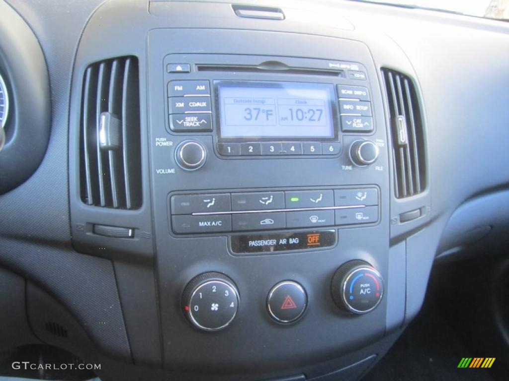 2010 Hyundai Elantra Touring SE Controls Photo #47281242