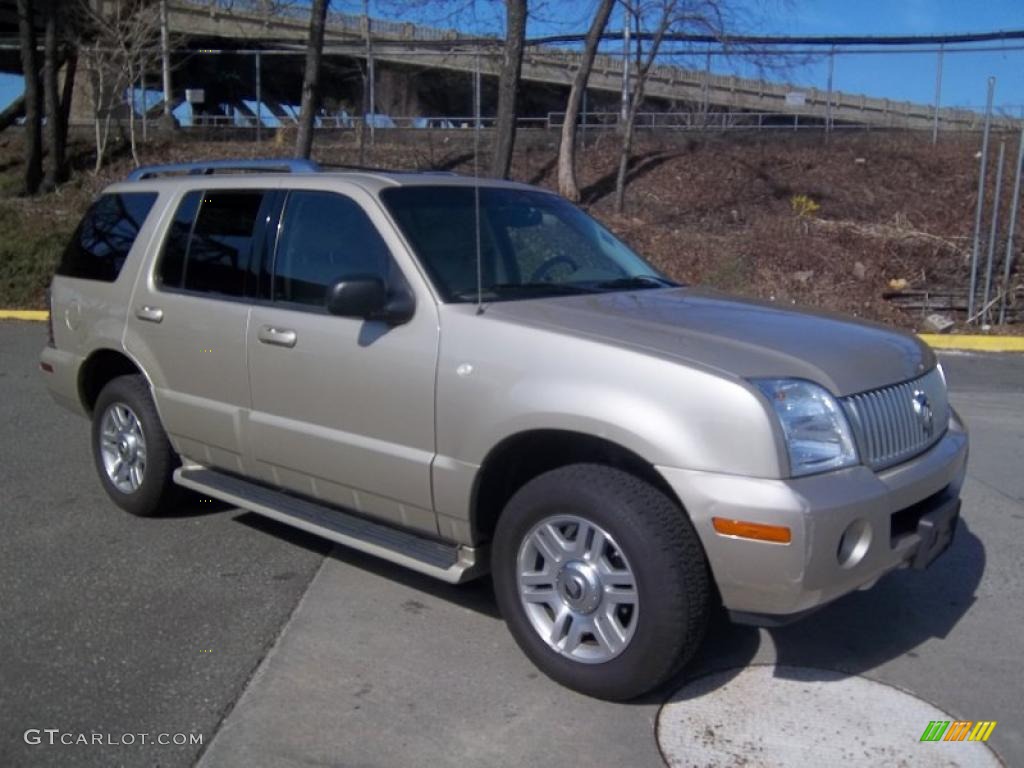 2004 Mountaineer Premier AWD - Light French Silk Metallic / Medium Dark Parchment photo #3