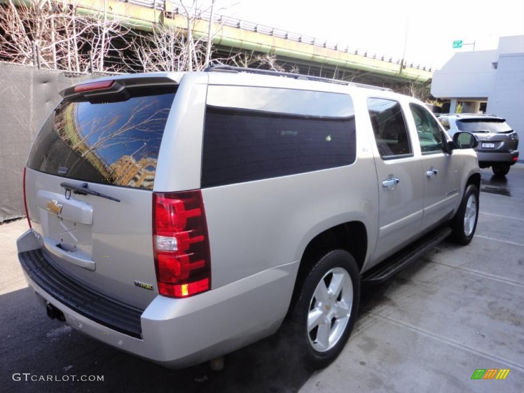 2007 Suburban 1500 LTZ 4x4 - Silver Birch Metallic / Ebony photo #4