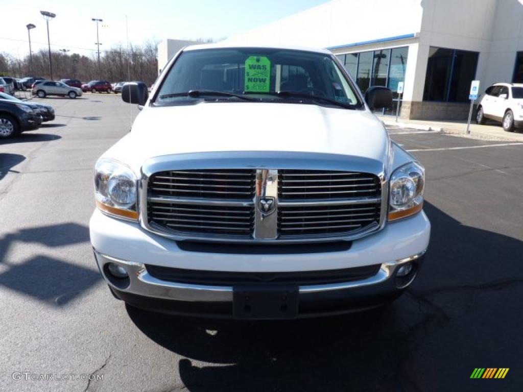 2006 Ram 1500 SLT Quad Cab 4x4 - Bright White / Medium Slate Gray photo #2