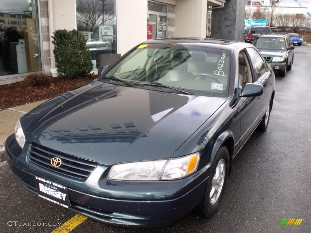 1997 Camry XLE - Classic Green Pearl / Beige photo #1