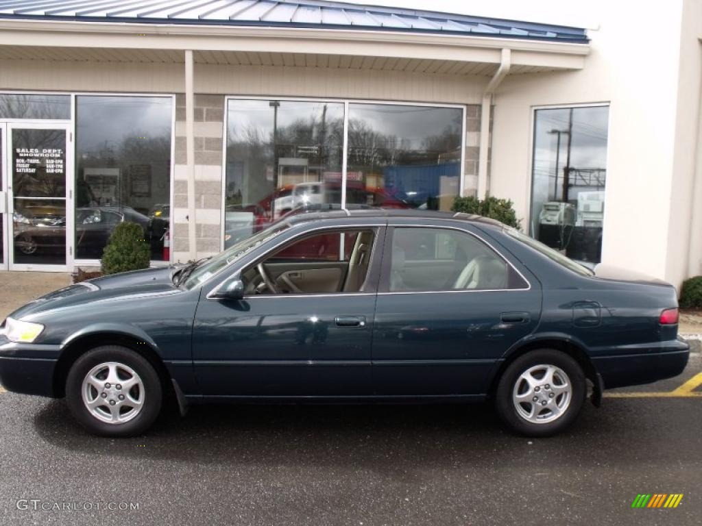 1997 Camry XLE - Classic Green Pearl / Beige photo #2