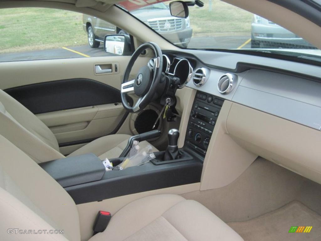2007 Mustang V6 Premium Coupe - Performance White / Medium Parchment photo #13