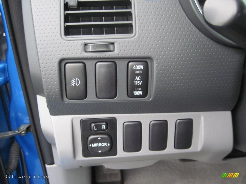2005 Toyota Tacoma PreRunner TRD Sport Access Cab Controls Photo #47283975