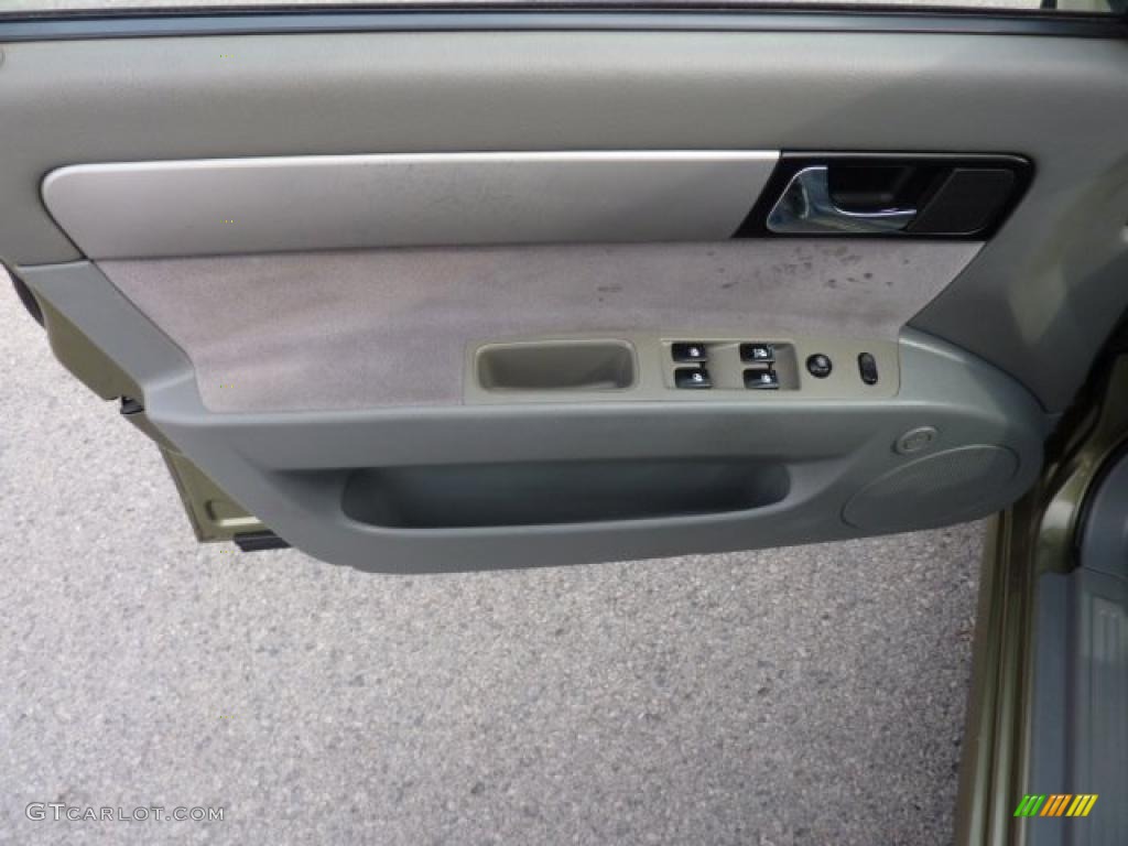 2006 Forenza Sedan - Desert Green Metallic / Grey photo #9