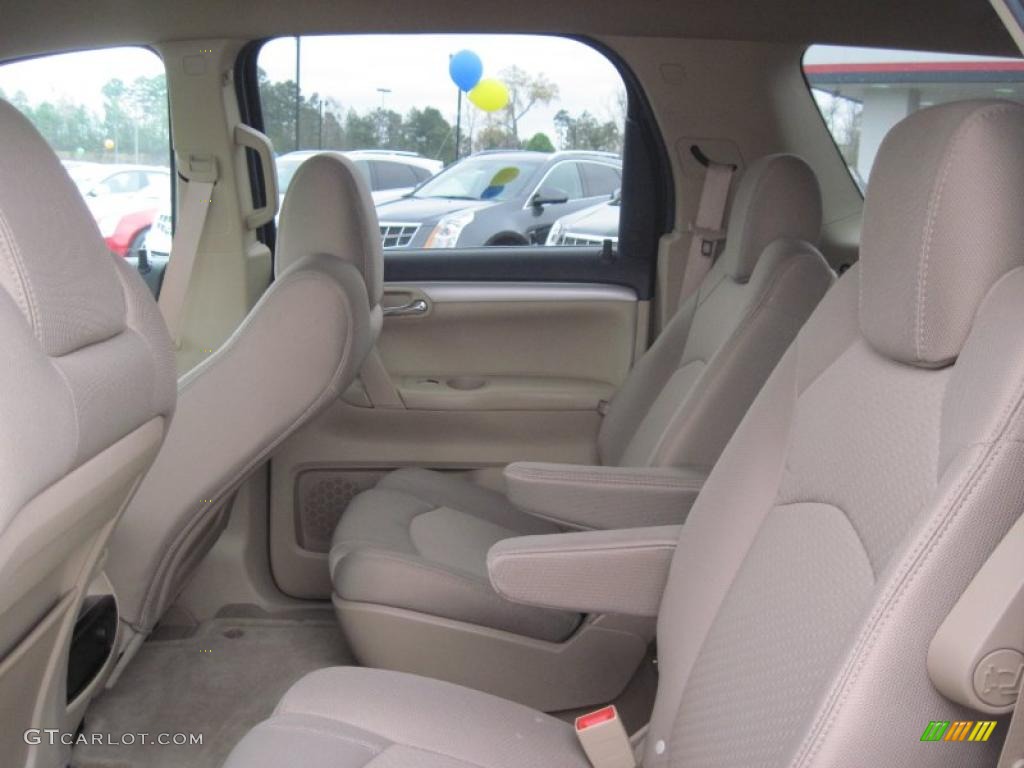 Tan Interior 2010 Saturn Outlook XE Photo #47284482