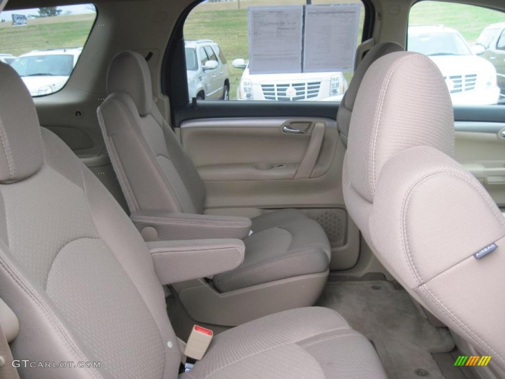 Tan Interior 2010 Saturn Outlook XE Photo #47284530