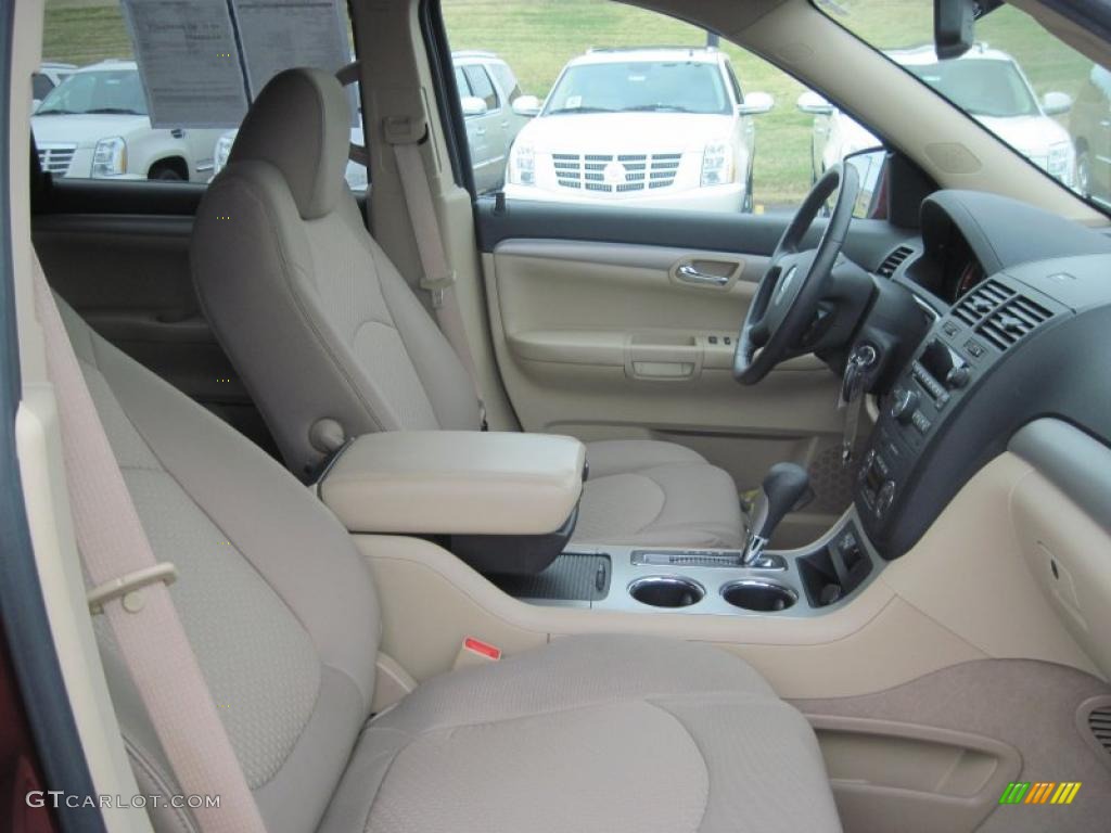 Tan Interior 2010 Saturn Outlook XE Photo #47284545