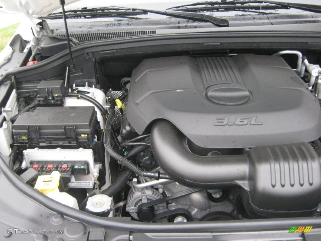 2011 Dodge Durango Express 3.6 Liter DOHC 24-Valve VVT Pentastar V6 Engine Photo #47286564