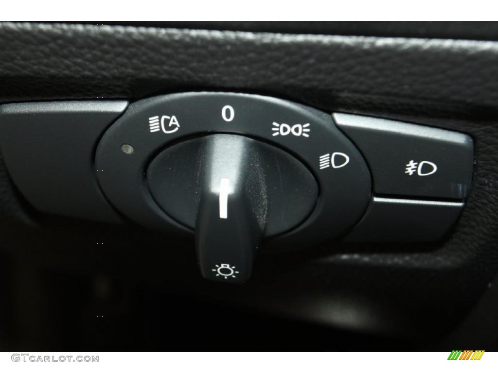 2009 BMW 1 Series 128i Coupe Controls Photo #47289507