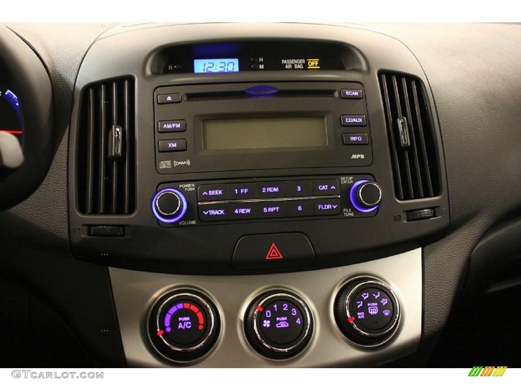 2010 Hyundai Elantra SE Controls Photo #47292890