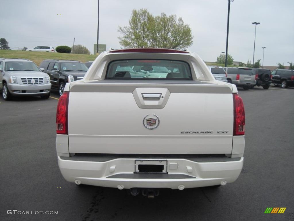 2004 Escalade EXT AWD - White Diamond / Shale photo #4