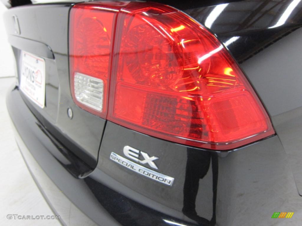 2005 Civic EX Sedan - Nighthawk Black Pearl / Black photo #12