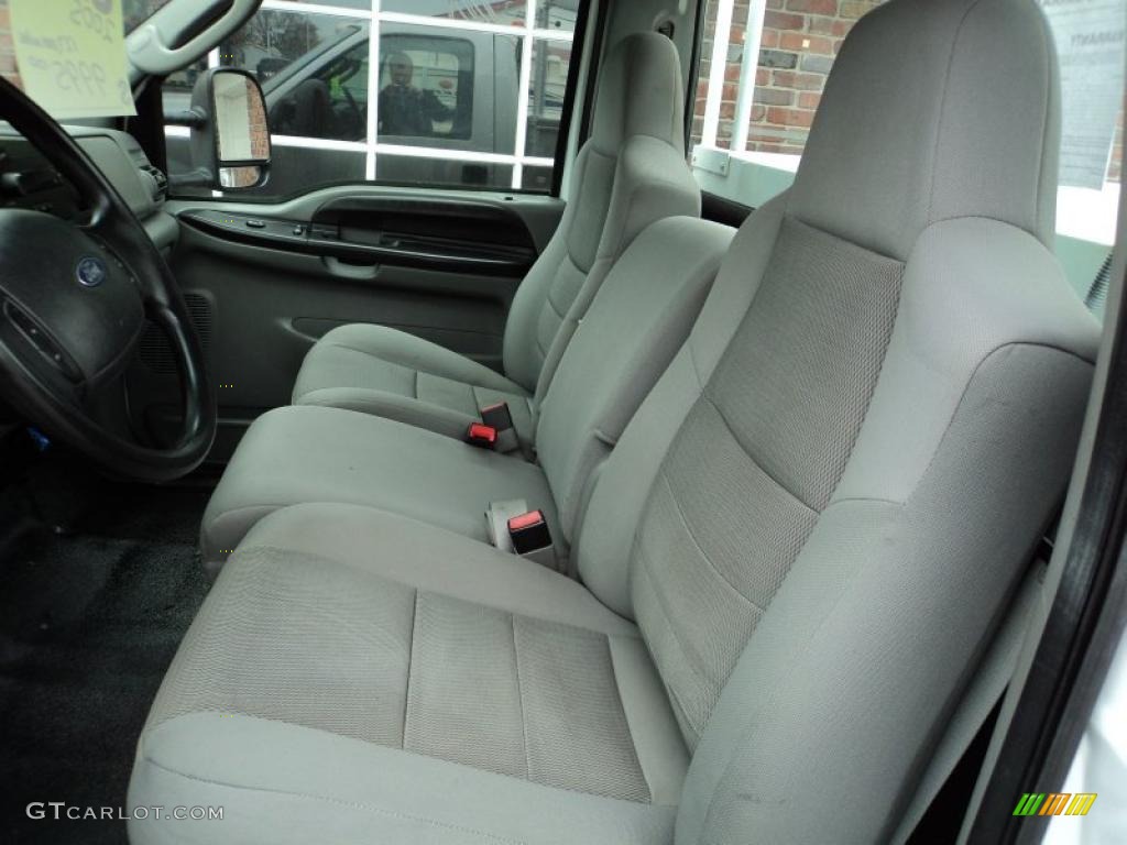 Medium Flint Interior 2005 Ford F350 Super Duty XL Regular Cab Chassis Photo #47296091