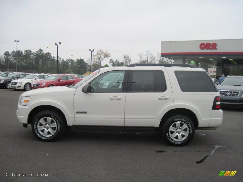 2008 Explorer XLT - White Suede / Black/Camel photo #2