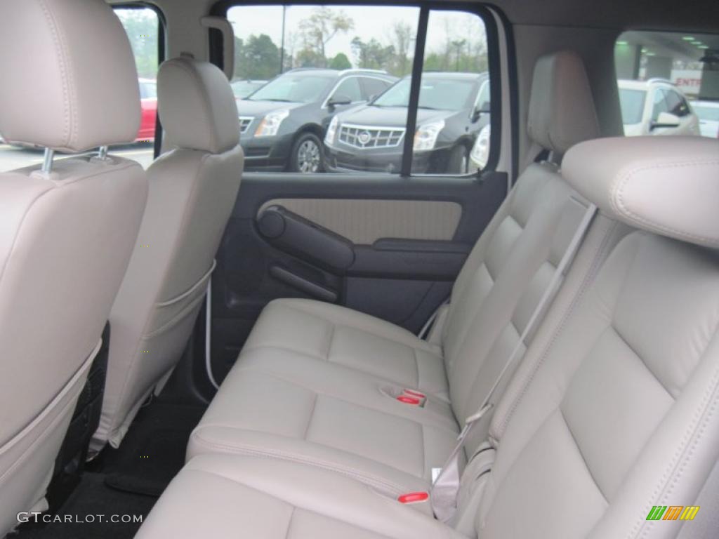 2008 Explorer XLT - White Suede / Black/Camel photo #13