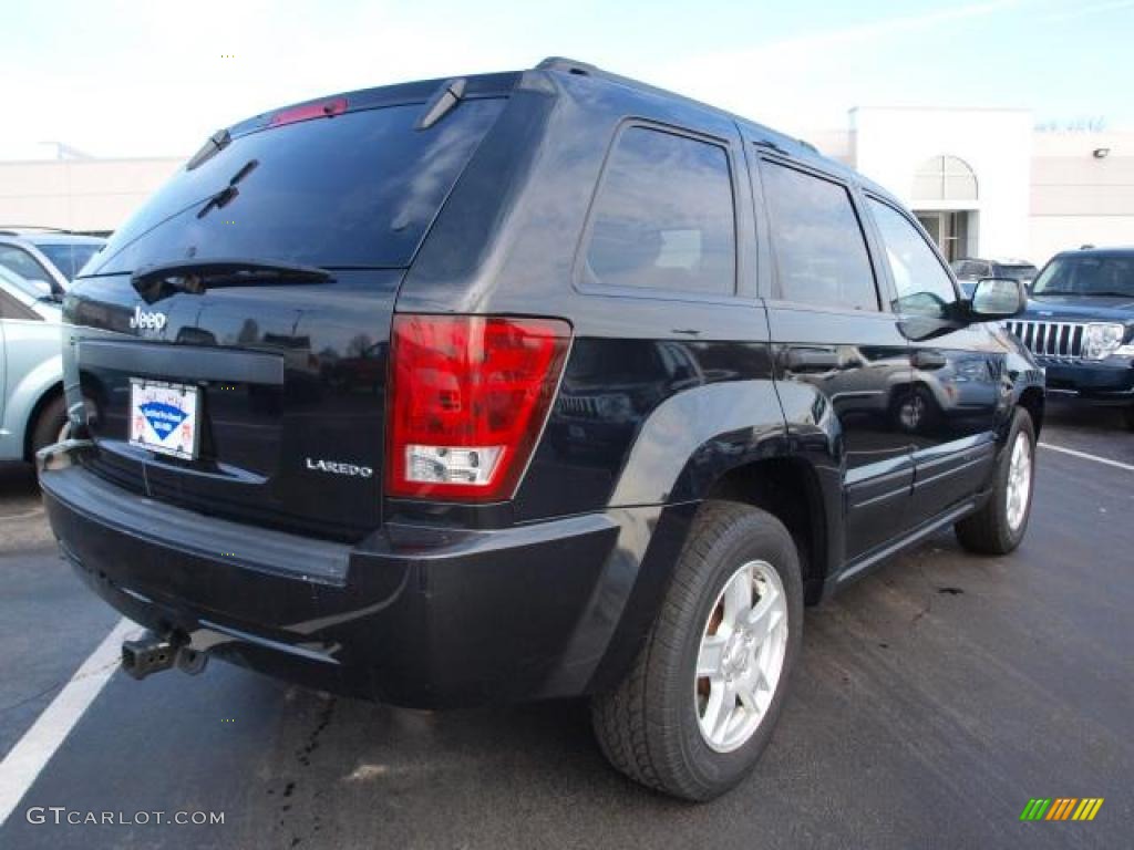 2005 Grand Cherokee Laredo 4x4 - Brilliant Black Crystal Pearl / Medium Slate Gray photo #3