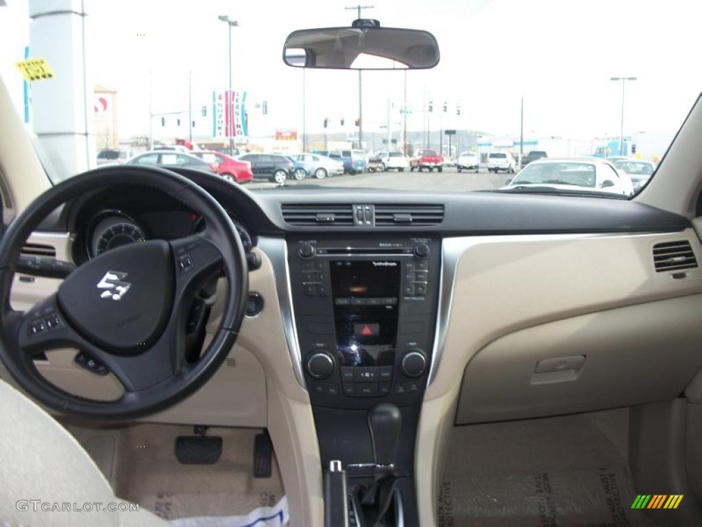 2010 Suzuki Kizashi GTS Dashboard Photos