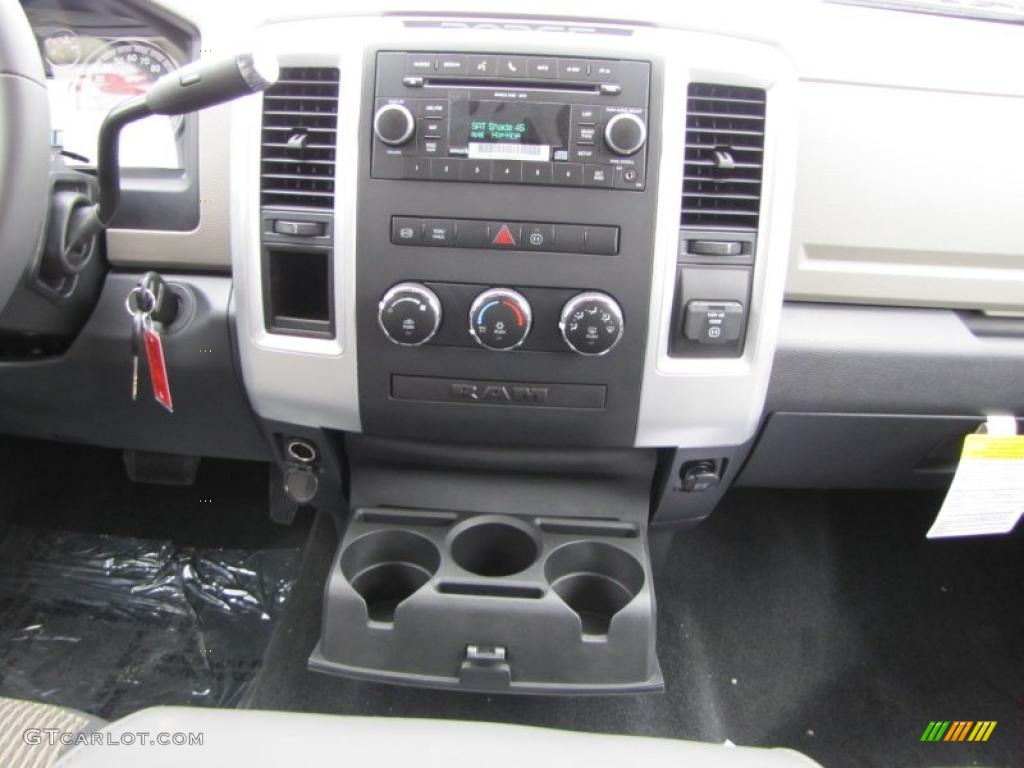 2011 Dodge Ram 3500 HD SLT Outdoorsman Crew Cab Controls Photo #47303114