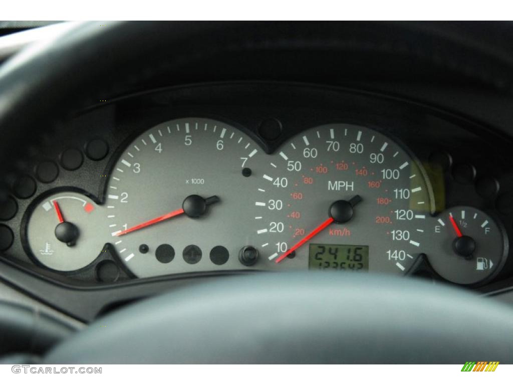 2003 Ford Focus ZX3 Coupe Gauges Photo #47303318
