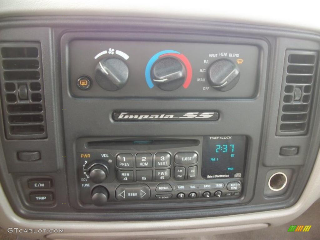 1996 Chevrolet Impala SS Controls Photo #47303417