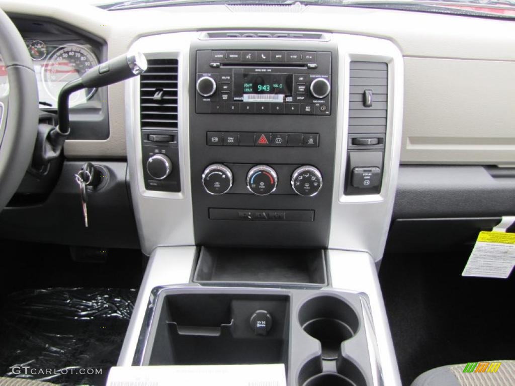 2011 Dodge Ram 2500 HD SLT Outdoorsman Crew Cab 4x4 Controls Photo #47303426