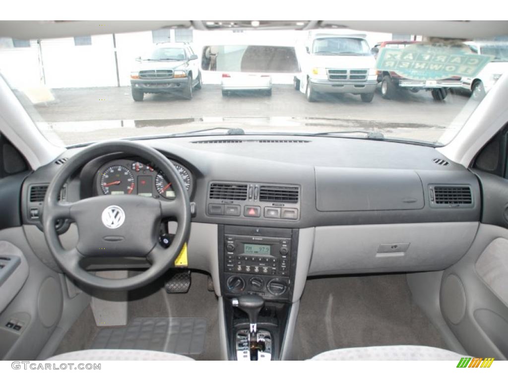 2003 Volkswagen Jetta GLS 1.8T Wagon Grey Dashboard Photo #47303709