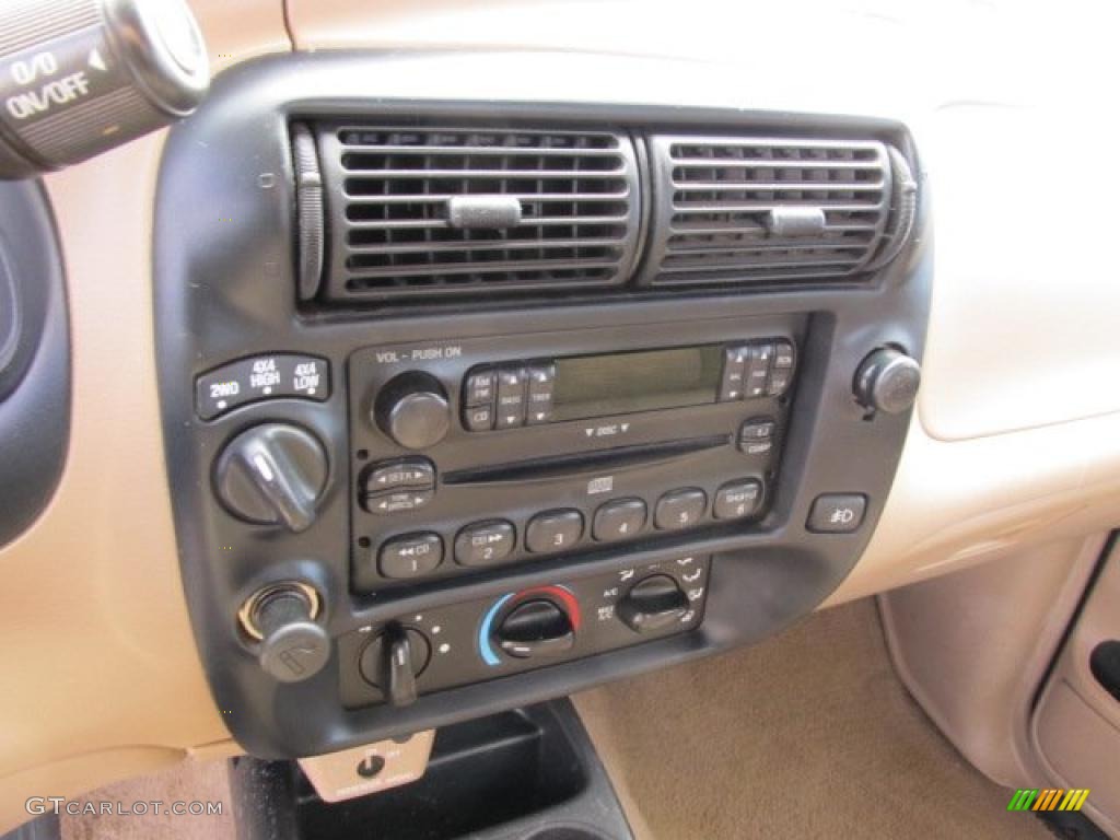 1999 Ford Ranger Sport Extended Cab 4x4 Controls Photo #47305148