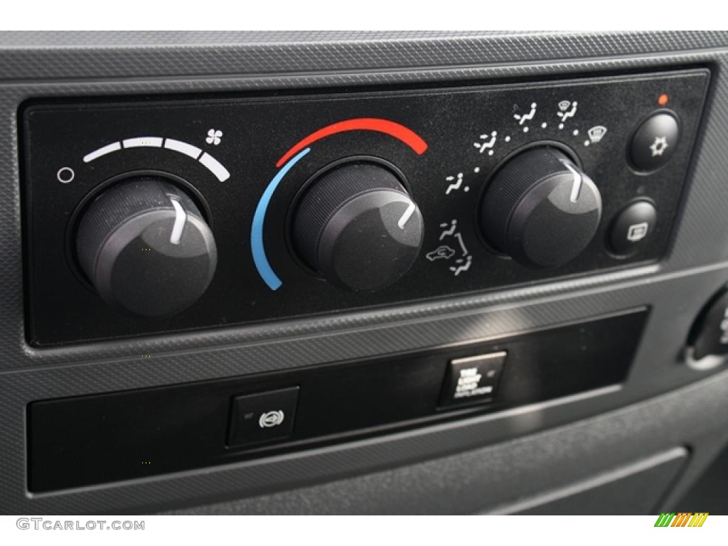 2009 Dodge Ram 2500 SXT Mega Cab 4x4 Controls Photo #47306870