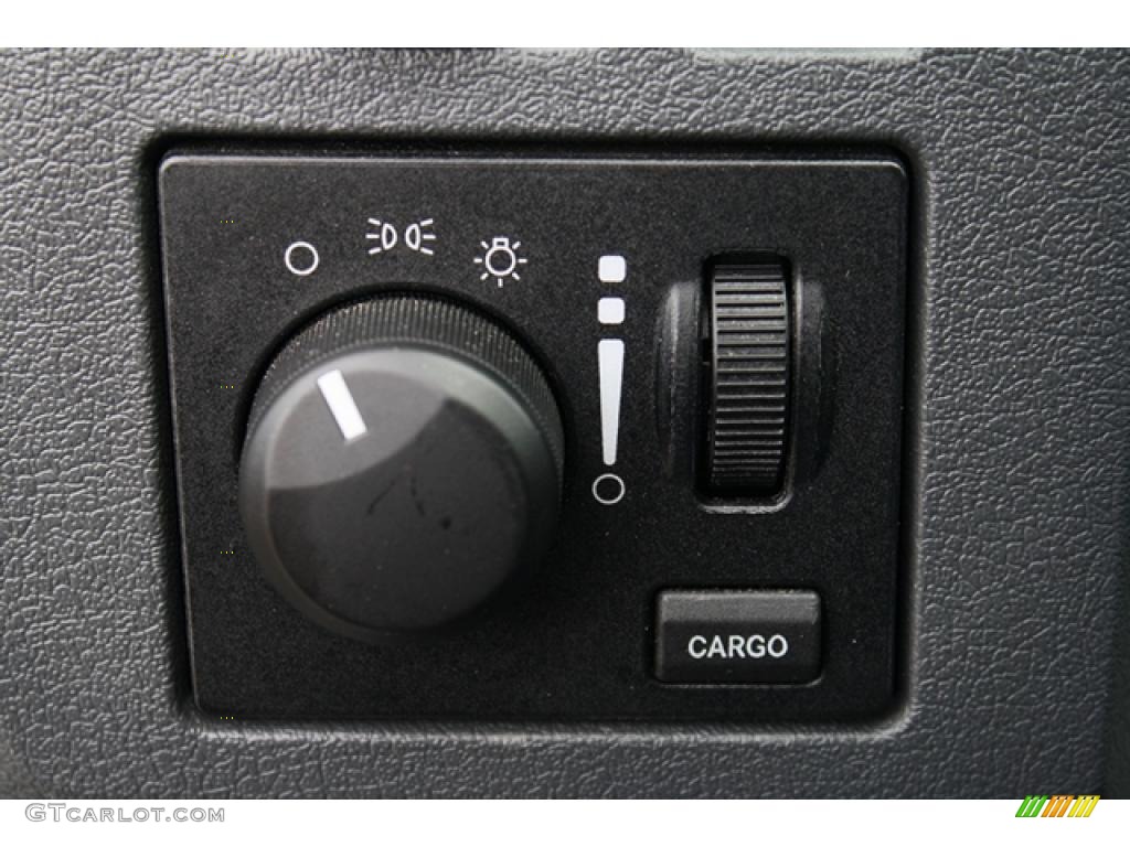 2009 Dodge Ram 2500 SXT Mega Cab 4x4 Controls Photo #47306936