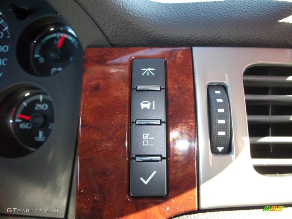 2011 Chevrolet Silverado 2500HD LTZ Crew Cab 4x4 Controls Photo #47307518