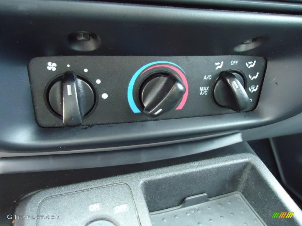 2004 Ford Ranger Edge SuperCab Controls Photo #47309723