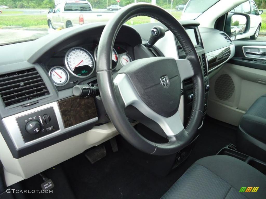 2010 Dodge Grand Caravan SXT Dark Slate Gray/Light Shale Steering Wheel Photo #47309840