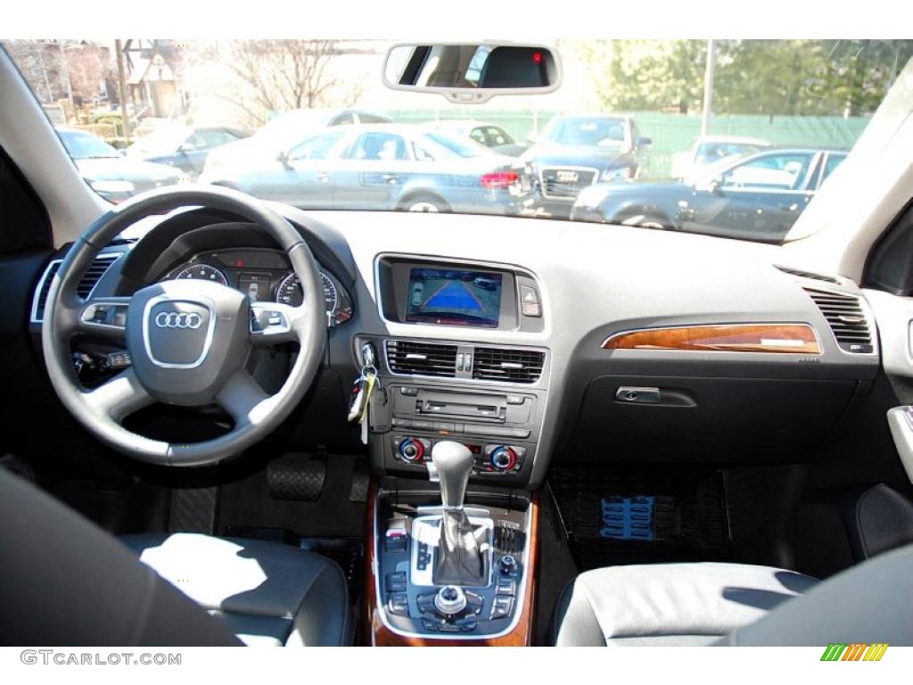 2010 Q5 3.2 quattro - Brilliant Black / Black photo #42