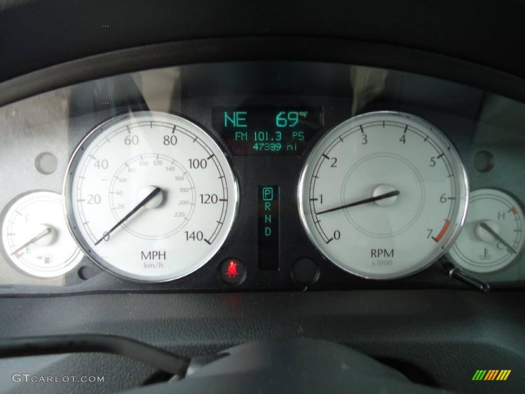 2007 Chrysler 300 Touring Gauges Photo #47311178