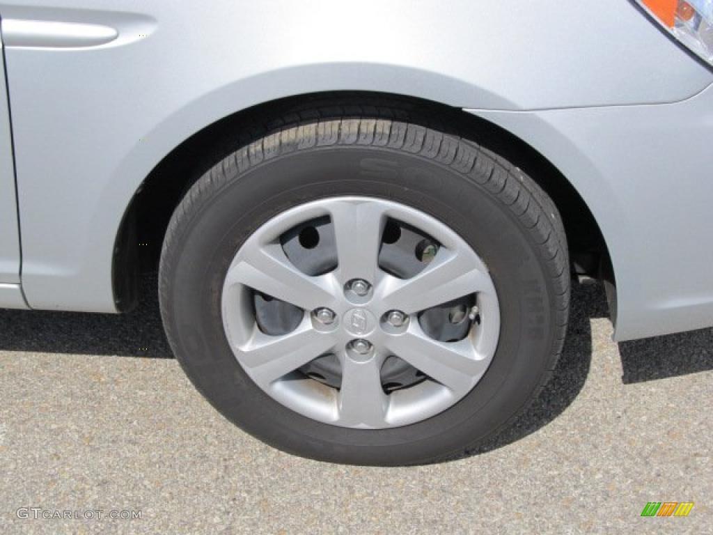 2010 Hyundai Accent GLS 4 Door Wheel Photo #47312381